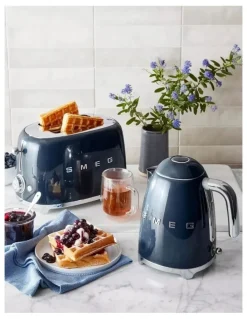 Smeg Style Kettle KLF03NBAU 50's in Navy Blue