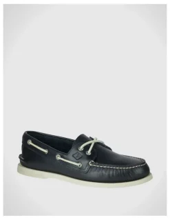 Sperry Boat Shoe in Navy