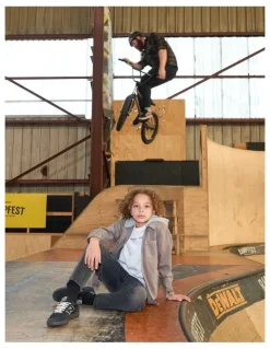 St Goliath Gravity Jacket (8-16 Years) in Grey