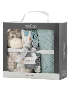 The Little Linen Company Savanna Giraffe Boxed Gift Set in Blue