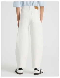Tilii Mid Rise Barrel Jean in Ecru