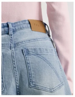 Tilii Mid Rise Barrel Jean in Mid Denim
