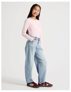 Tilii Mid Rise Barrel Jean in Mid Denim