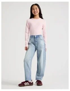 Tilii Mid Rise Barrel Jean in Mid Denim