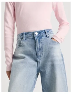 Tilii Mid Rise Barrel Jean in Mid Denim