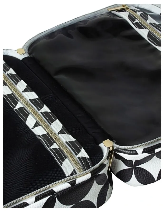Tonic Hanging Cosmetic Bag in Black