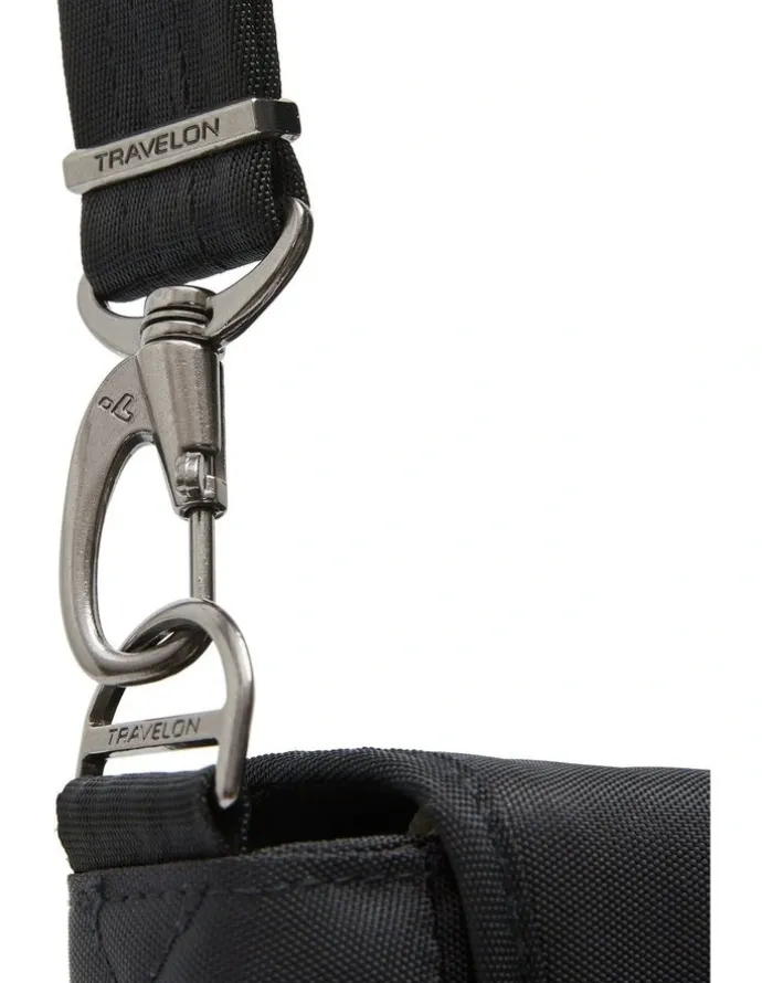 Travelon Urban Anti-Theft 14 Laptop & Tablet Messenger Bag in Black