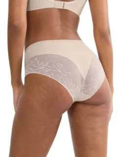 Triumph Comfort Contour Maxi Brief in Nude Beige