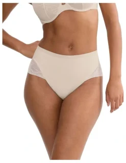 Triumph Comfort Contour Maxi Brief in Nude Beige