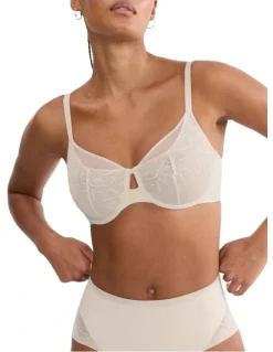 Triumph Comfort Contour Minimiser Bra in Beige