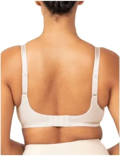 Triumph Embroidered Minimizer Underwire Bra