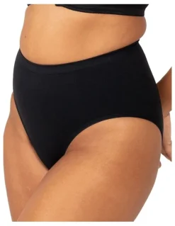Triumph Shape Sensation Minimiser Brief in Black