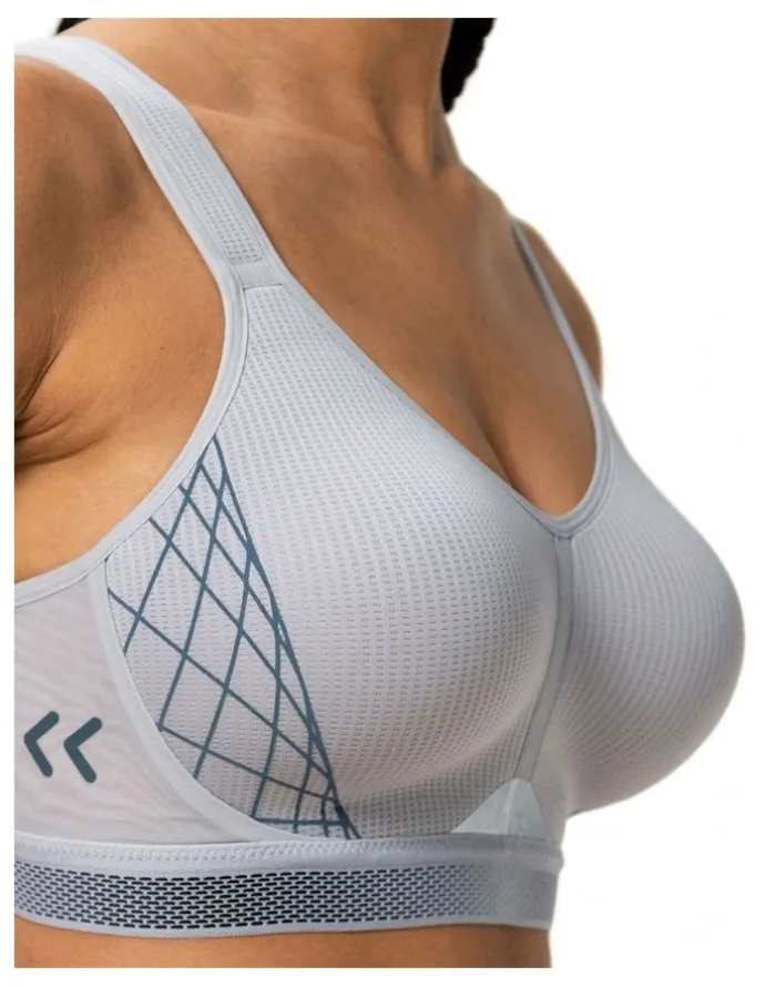 Triumph Triaction Cardio Cloud Wirefree Minimiser Sports Bra in Platinum Silver