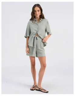 Vero Moda Ricki High Waisted Tie Shorts in Khaki