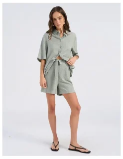 Vero Moda Ricki High Waisted Tie Shorts in Khaki