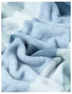 Vue Chenille Blanket in Blue Check