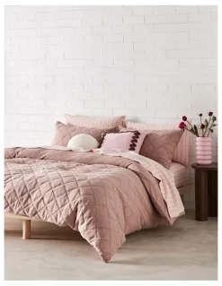 Vue Sadie Quilted Jersey Quilt Cover Set in Pink Marle