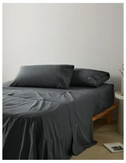 Vue Stonewashed Cotton Fitted Sheet in Iron