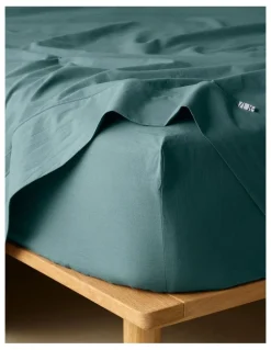 Vue Stonewashed Cotton Fitted Sheet in Dusky Green