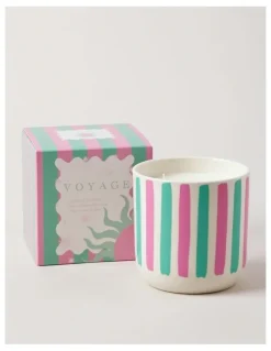 Vue Voyage Waikiki Candle 430g in Green/Pink