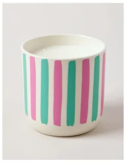Vue Voyage Waikiki Candle 430g in Green/Pink