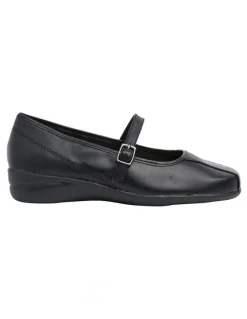 Wide Steps Brianna Black Glove Flat Shoes