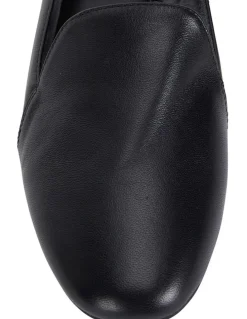 Wide Steps Castle Flat Shoes in Black Glove