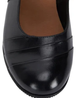 Wide Steps Winston Black Glove Flat Shoes