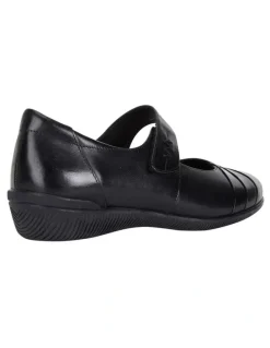 Wide Steps Winston Black Glove Flat Shoes