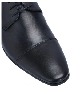 yd. Garbo Dress Shoes in Black