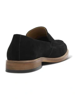 yd. Maddox Suede Loafer in Black