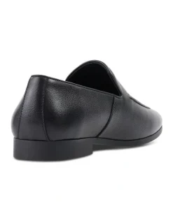yd. Teddy Leather Loafer in Black