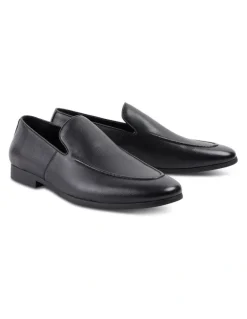 yd. Teddy Leather Loafer in Black