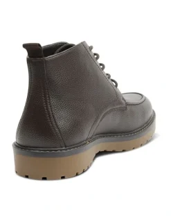 yd. Travis Chukka Boot in Chocolate