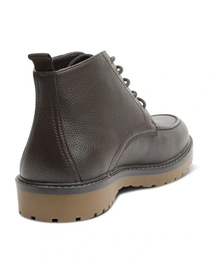 yd. Travis Chukka Boot in Chocolate
