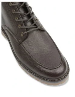 yd. Travis Chukka Boot in Chocolate